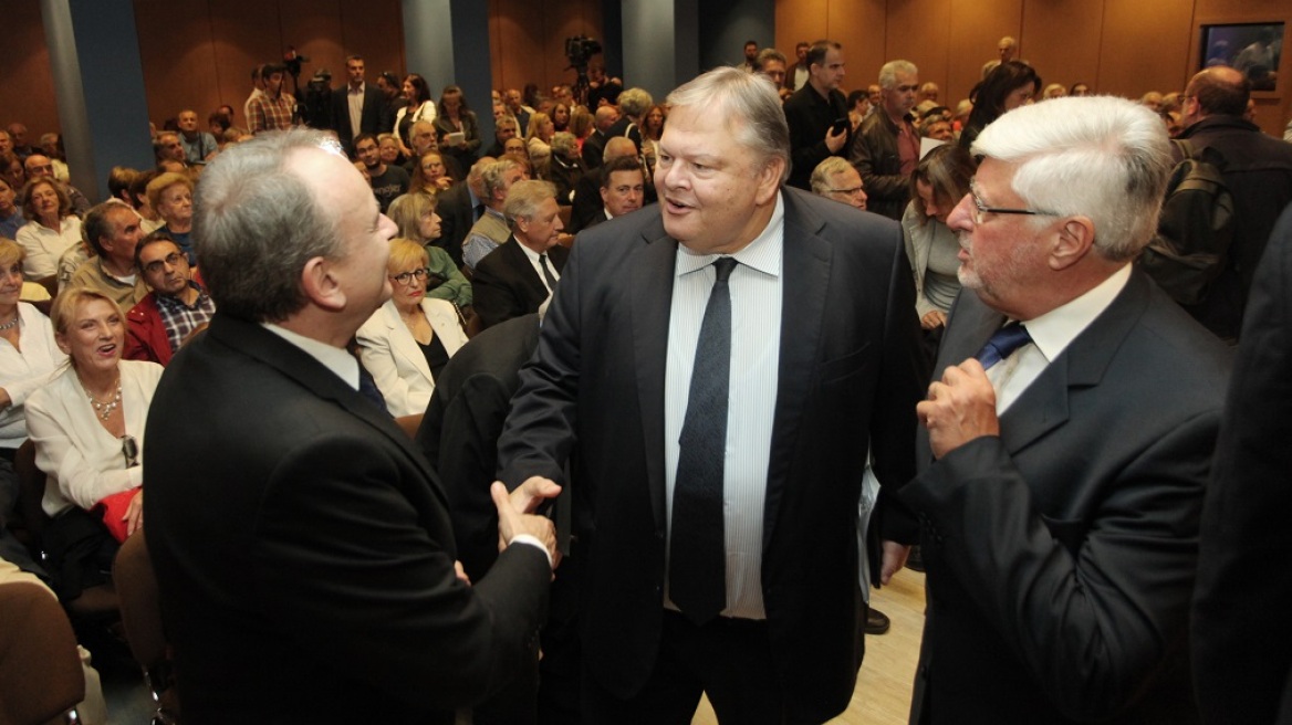 Ευάγγελος Βενιζέλος για τη Συμφωνία των Πρεσπών: Το άρθρο 7 αναγνωρίζει «μακεδονική» ιθαγένεια