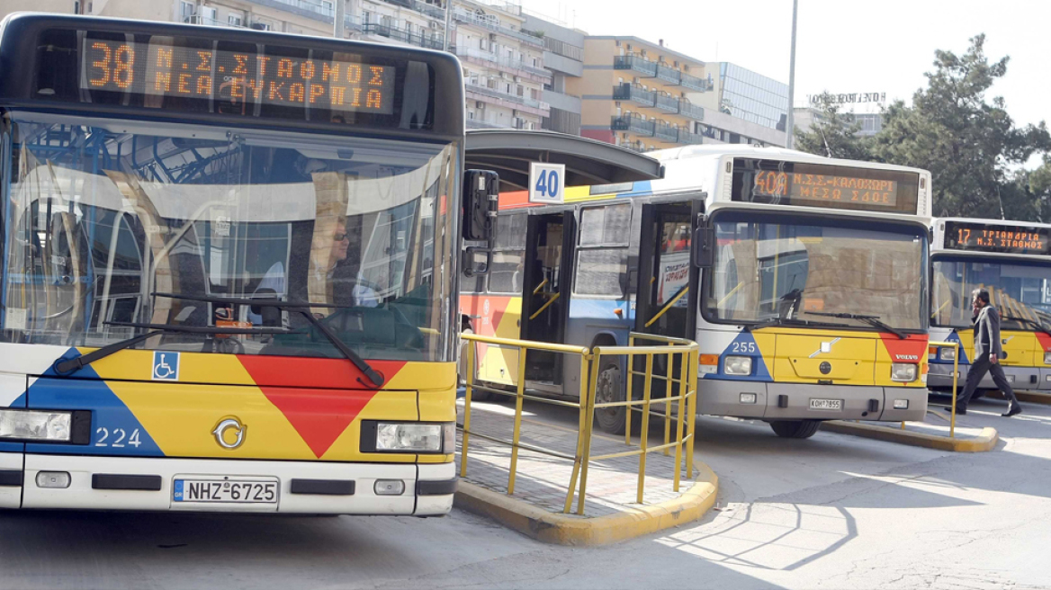 Σπίρτζης και Χαρίτσης ανοίγουν σε ιδιώτες τις αστικές μεταφορές