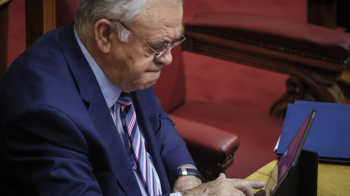 Δραγασάκης για κατάρρευση τραπεζικών μετοχών: Τα θεμελιώδη μεγέθη είναι καλά, κάποιοι κερδοσκοπούν