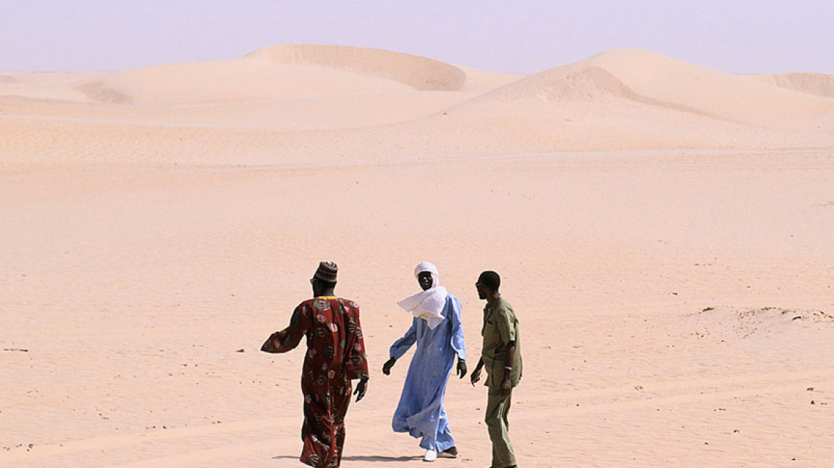 ΔΟΜ: 74 μετανάστες διασώθηκαν στην έρημο κοντά στα σύνορα του Νίγηρα με την Αλγερία 