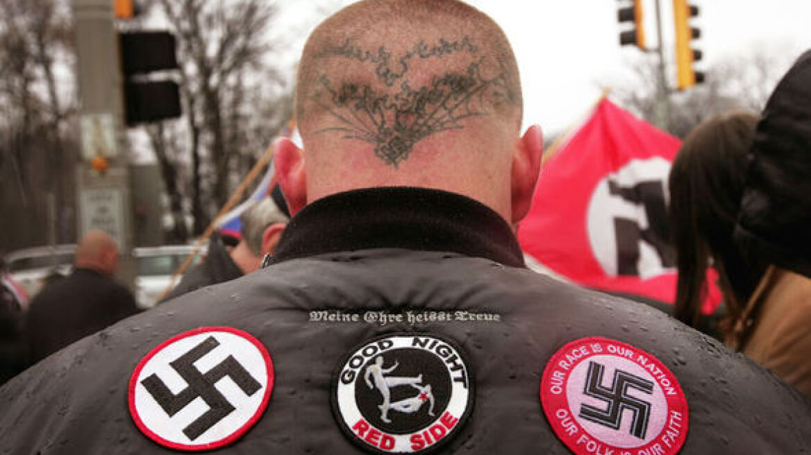 Βρετανοί νεοναζί ονόμασαν το παιδί τους Αδόλφο και τώρα... τρέχουν στα δικαστήρια