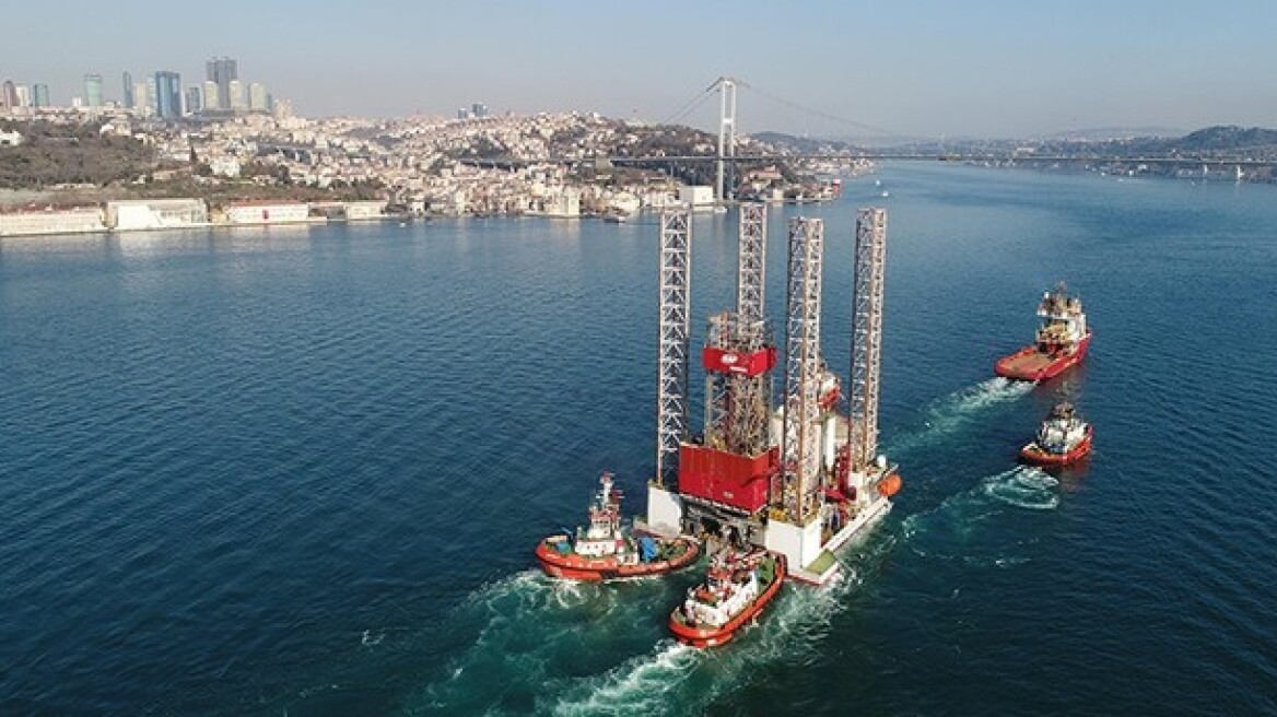 «Βουτιά» πάνω από 3% στην τιμή του πετρελαίου