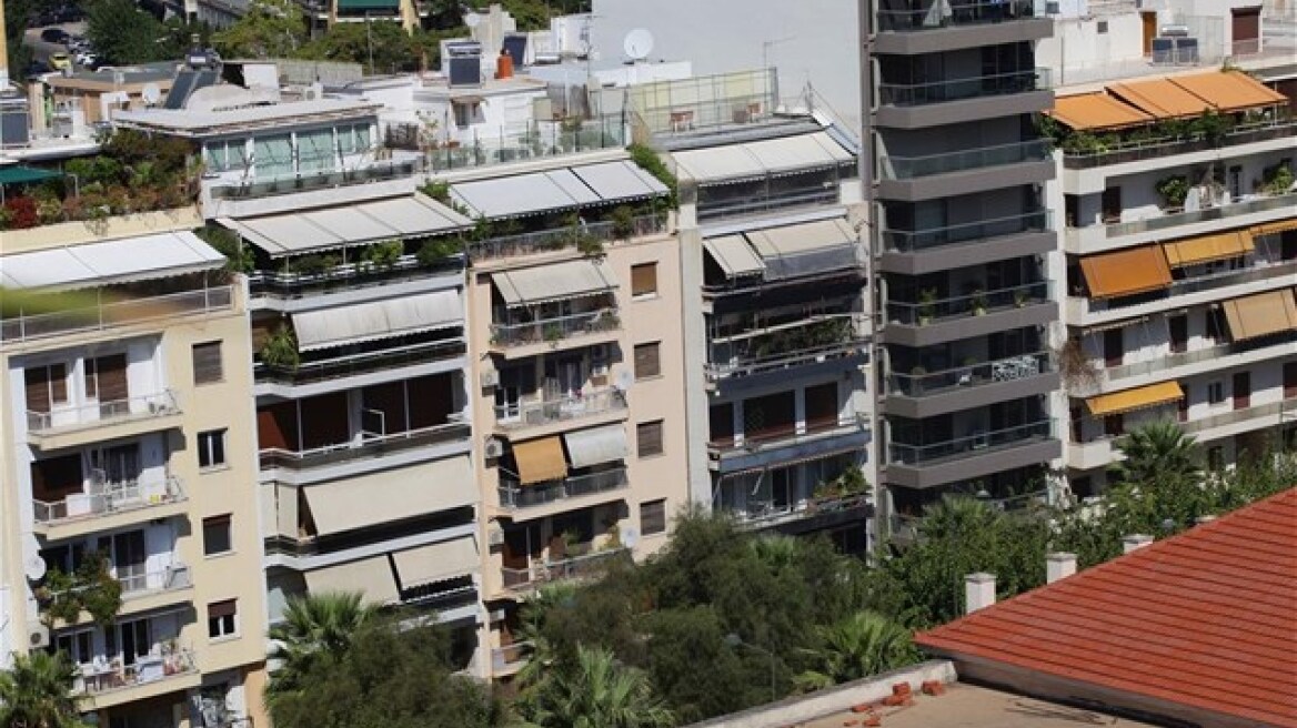 ΑΑΔΕ: Αύξηση κατά 40,8% των εσόδων από τη φορολογία μεταβιβάσεων ακινήτων