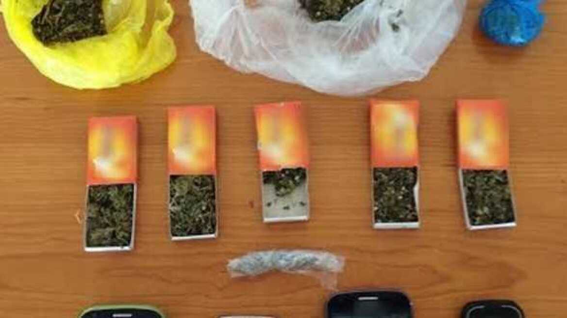 Πάτρα: Έκρυβε χασίς σε θερμοκήπιο και το πουλούσε σε σπιρτόκουτα