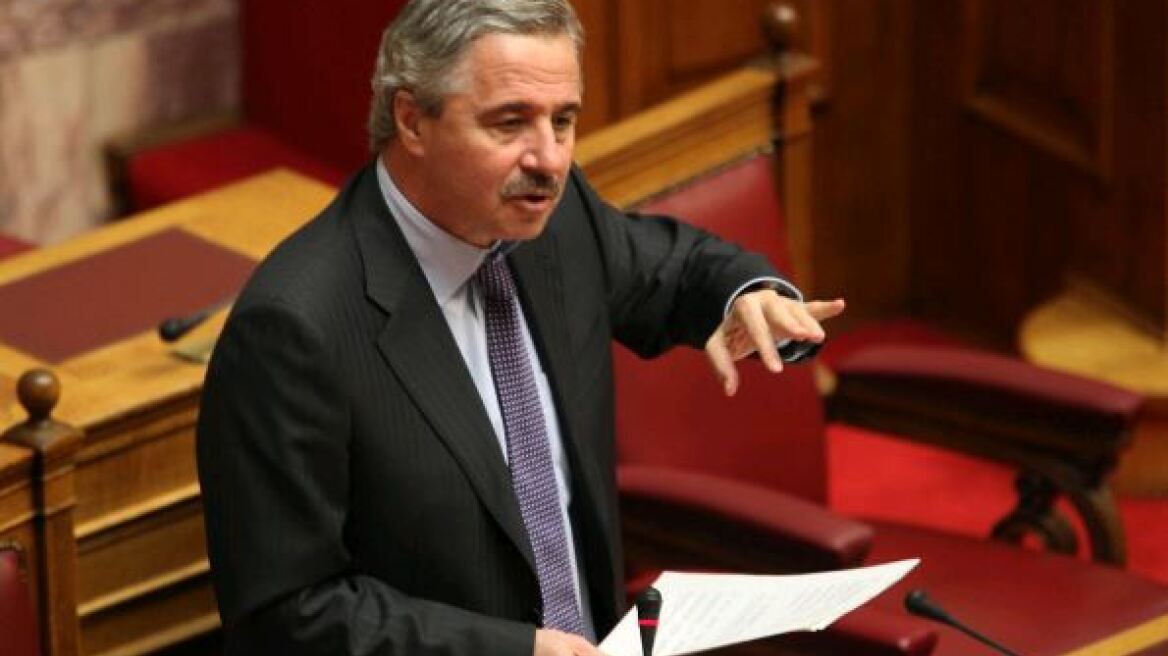 Νέες καταγγελίες Μανιάτη: «Κραυγαλέο σκάνδαλο» η σύμβαση για το Θριάσιο Εμπορευματικό Κέντρο