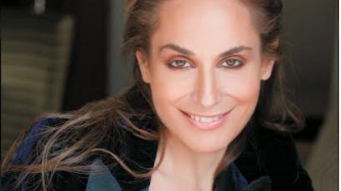 Χριστίνα Μήτση: Η άξια συνεχιστής της οικογένειας που έκανε το ξενοδοχείο συνώνυμο της φιλοξενίας