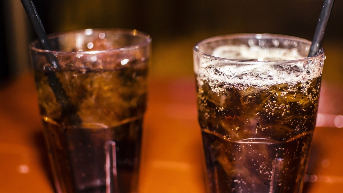 Τρεις μήνες φυλακή σε αλκοολικό πατέρα που, αντί για φαγητό, έδινε στα παιδιά του σχεδόν αποκλειστικά Κόκα Κόλα!