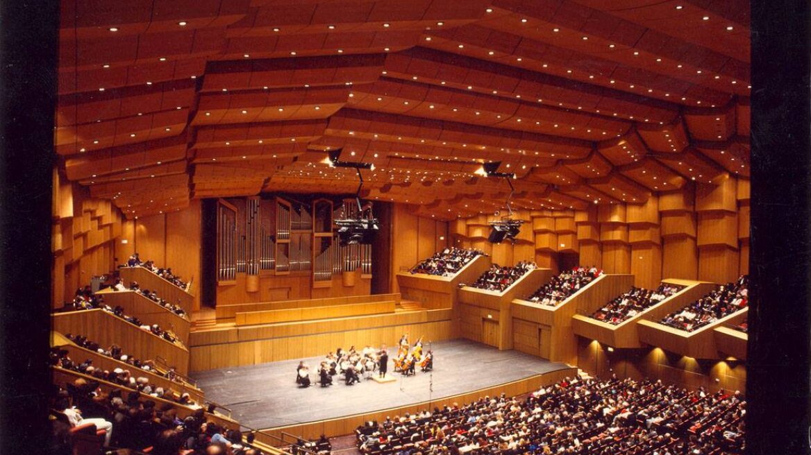 Οι «4 συχνότητες» με τη Λία Βίσση στο Μέγαρο Μουσικής Αθηνών