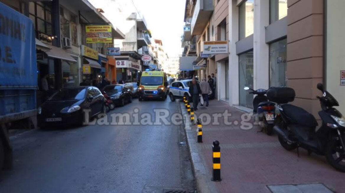 Λαμία: Έσκασε το λάστιχο, εκτοξεύθηκε ο τάκος και τραυμάτισε φοιτήτρια