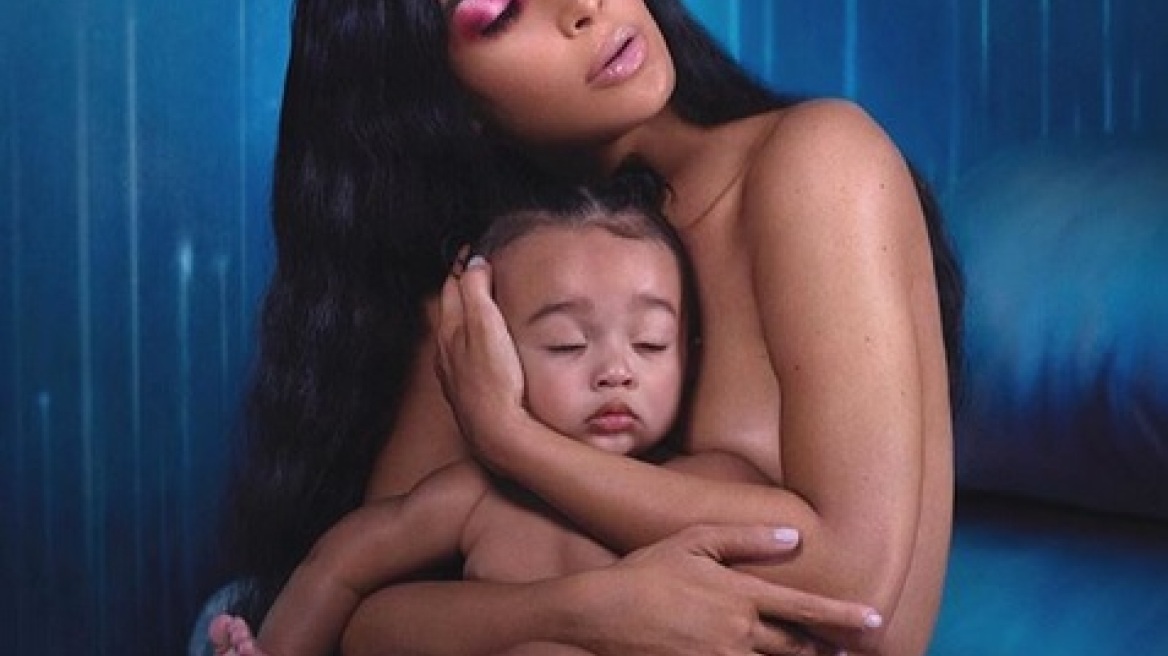 Η Chicago West είναι μοντέλο από κούνια