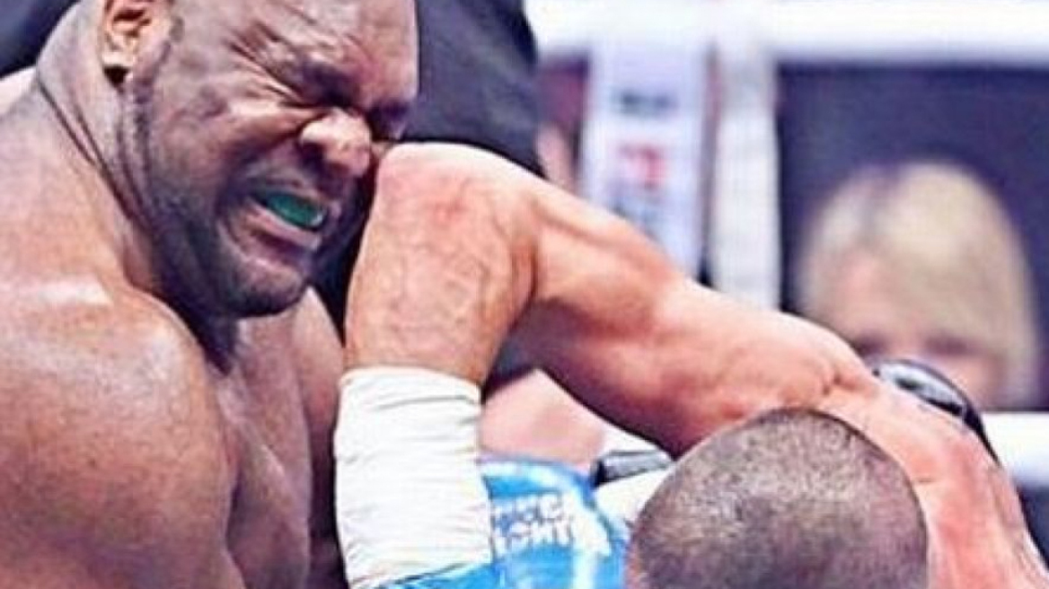 Όταν ο Δαβίδ βγάζει... νοκ άουτ τον Γολιάθ