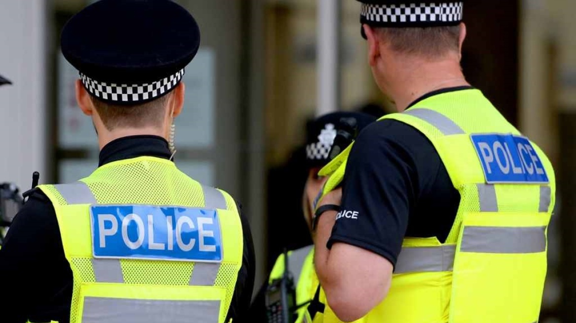 Βρετανία: Συνελήφθη ζευγάρι που κρατούσε έναν άνδρα σκλάβο, στο σπιτάκι του κήπου 