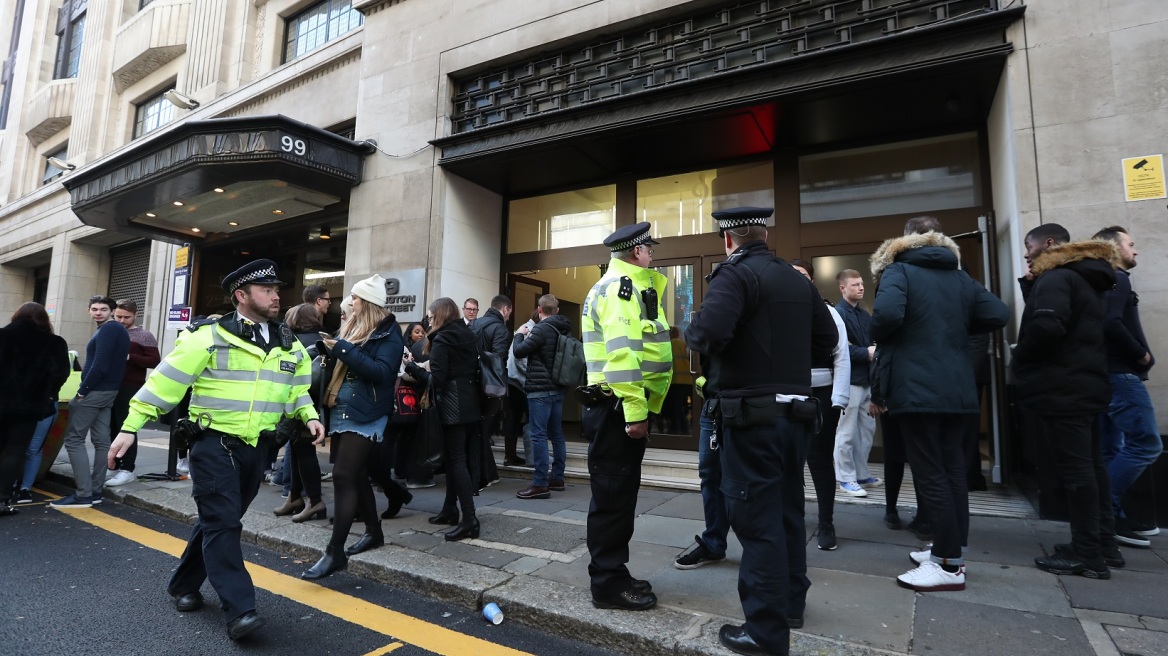 Sony Music: Βγήκαν μαχαίρια στην καντίνα του προσωπικού - Δύο τραυματίες