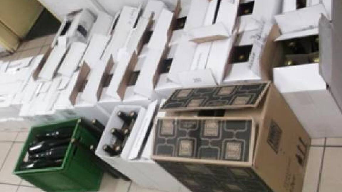 Σέρρες: Φορτηγό μετέφερε λαθραίο τσίπουρο και κρασί