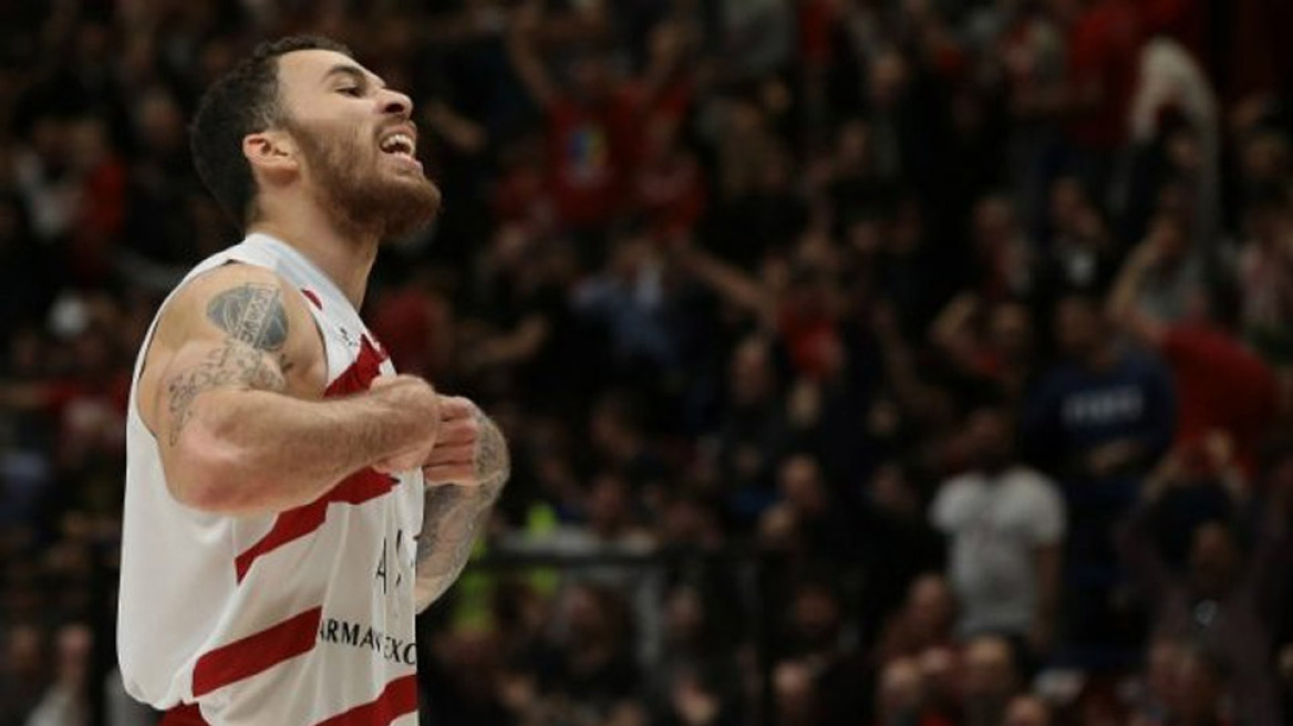 Μάικ Τζέιμς ξανά και ξανά… και ξανά! 