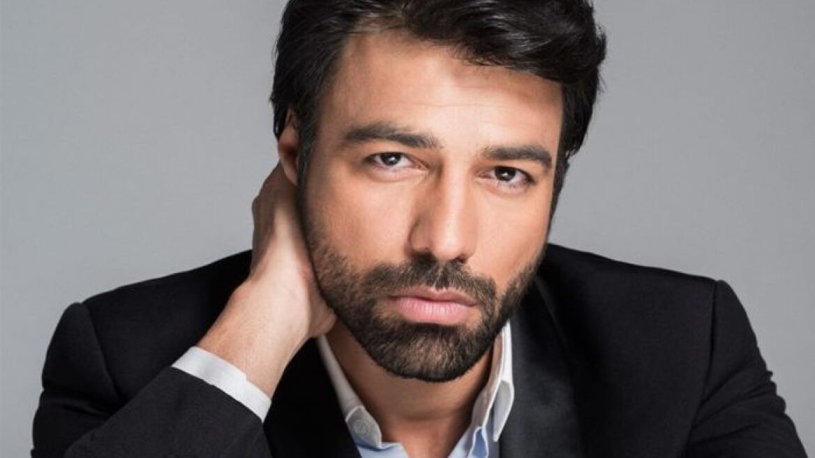 Ο Ανδρέας Γεωργίου είναι ερωτευμένος και το δείχνει