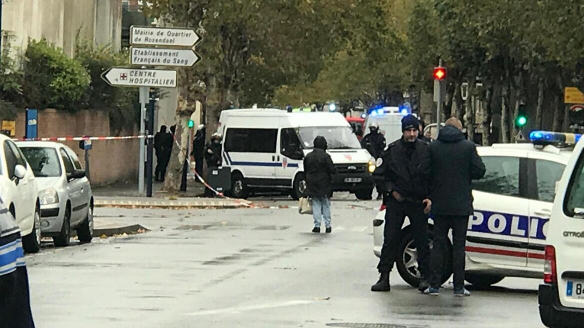 Λήξη συναγερμού στη Δουνκέρκη: Συνελήφθη η γυναίκα που απειλούσε να ανατιναχτεί σε νοσοκομείο