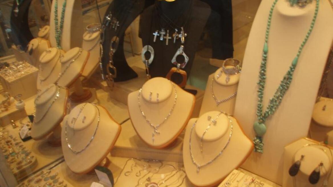 «Πελάτης» ξάφρισε τρία κοσμηματοπωλεία στην Πάτρα
