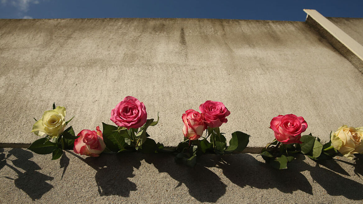 Σαν σήμερα πριν 29 χρόνια έπεσε το “Τείχος του Αίσχους” 