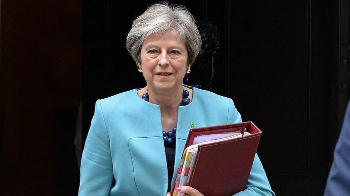 Ετοιμάζονται για παραίτηση τέσσερις υπουργοί για το Brexit