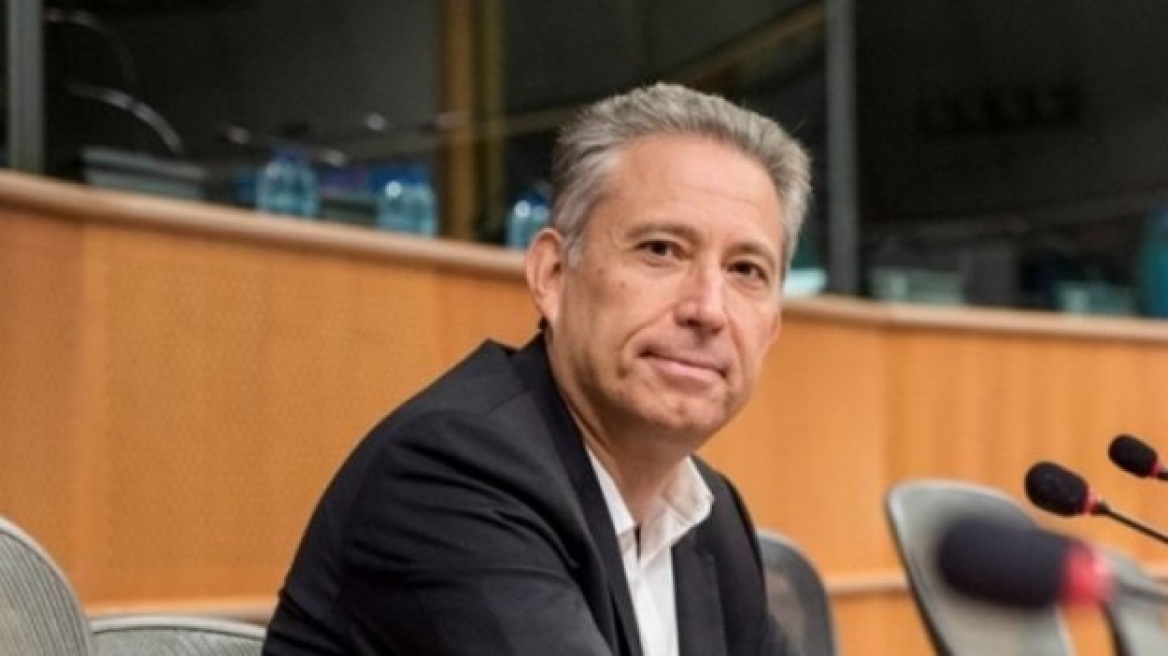 Χρυσόγονος αποδομεί Τσίπρα για την αλλαγή στο Σύνταγμα: Άφησε περιθώριο συμμετοχής για τη συμφωνία των Πρεσπών;