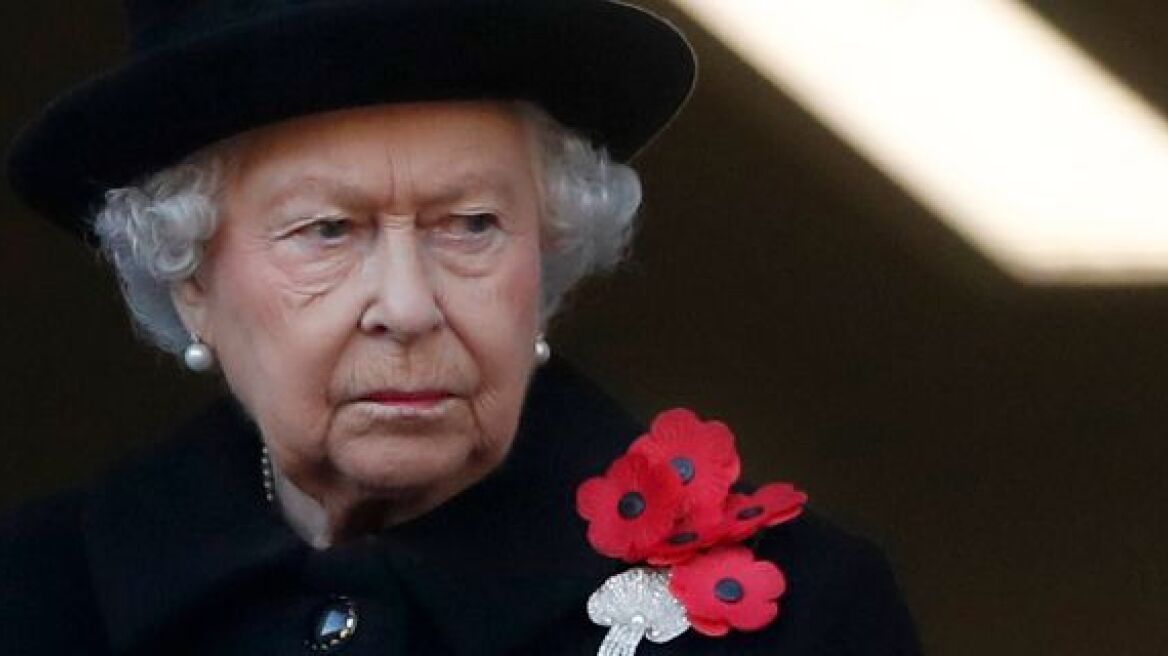 Πώς αντέδρασε η βασίλισσα Ελισάβετ όταν βρήκε στη σαλάτα της νεκρό γυμνοσάλιαγκα;