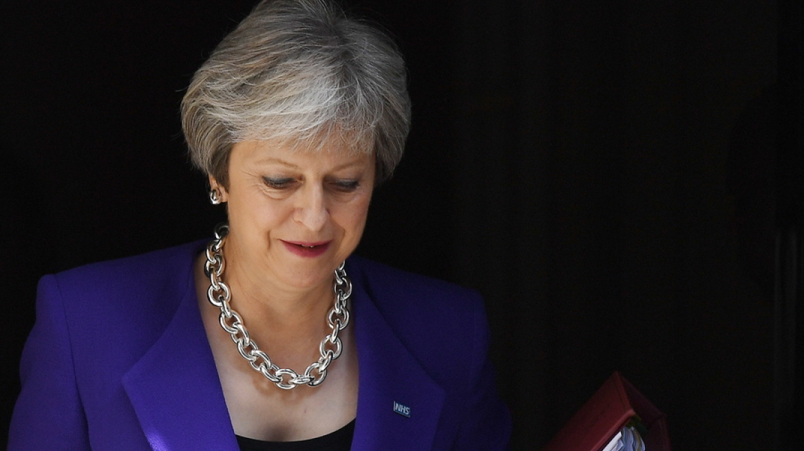 Παράταση αγωνίας για το Brexit: Μαραθώνιο υπουργικό συμβούλιο, αύριο στη Βουλή η Μέι