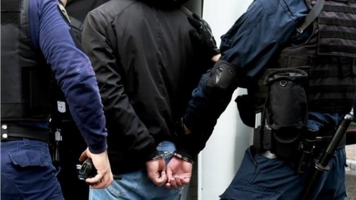 Τρεις συλλήψεις για διαρρήξεις και κλοπές από οικίες στα βόρεια προάστια 
