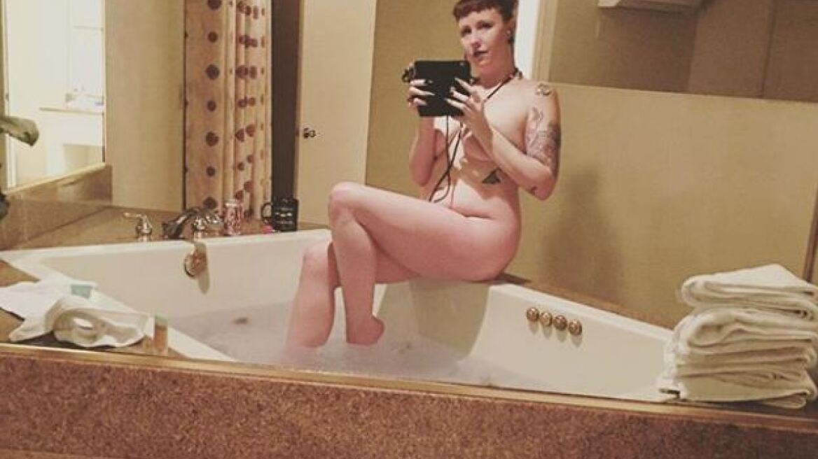 Νεαρή χορεύτρια σχεδιάζει το μεγαλύτερο όργιο στον κόσμο εμπνευσμένο... από τις δικές της εμπειρίες