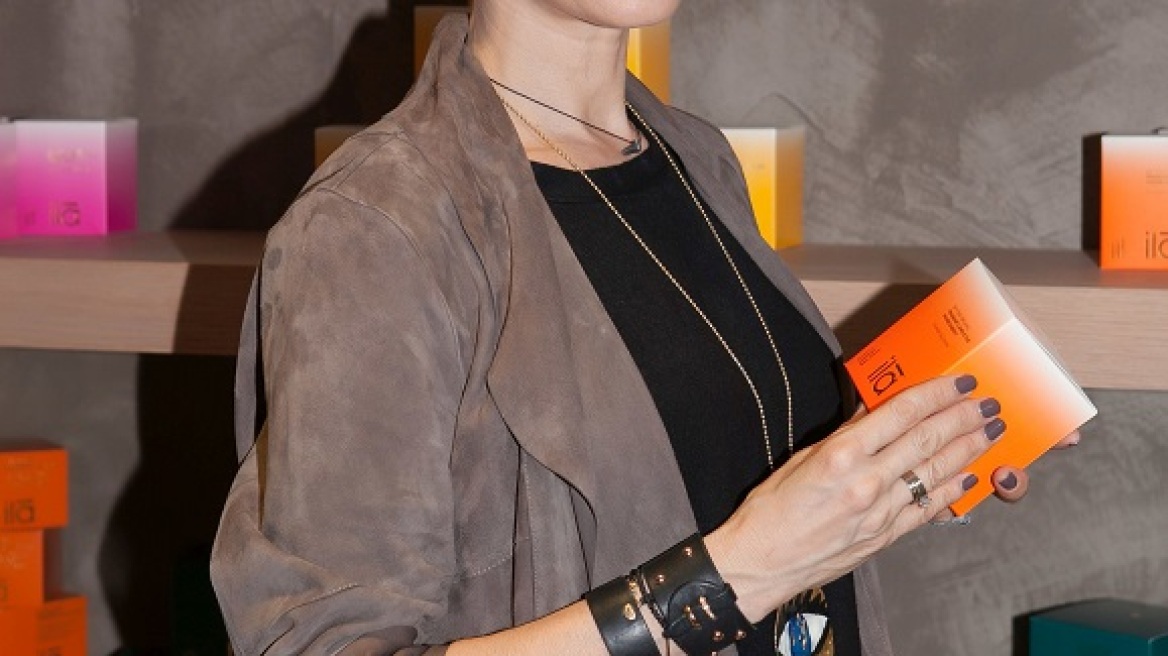  Η Ρέα Τουτουνζή φόρεσε το αξεσουάρ μαλλιών που αποτελεί και την καλύτερη λύση για τις bad hair days σου