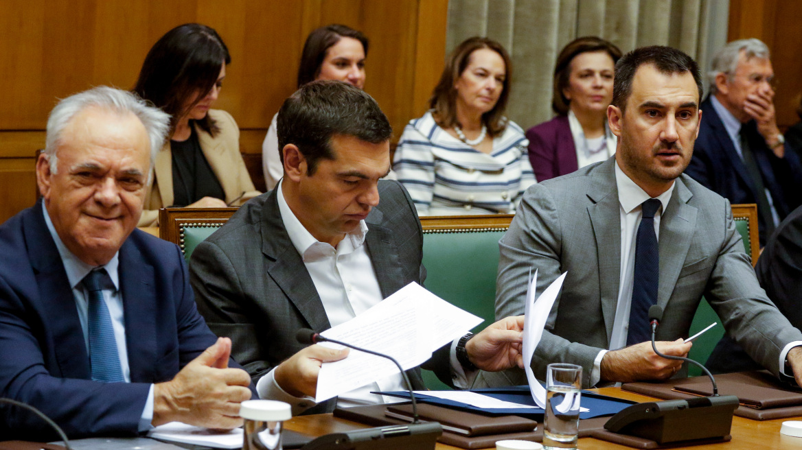 Προϋπολογισμός: Λιγότερα για συντάξεις, περισσότερα για φόρους και εισφορές το 2019