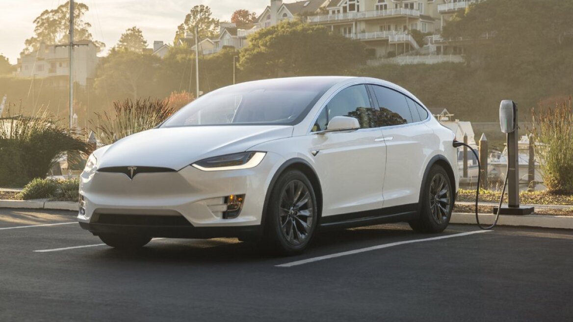 Πόσα ηλεκτρικά και υβριδικά έχουν αγοράσει οι Ελληνες;