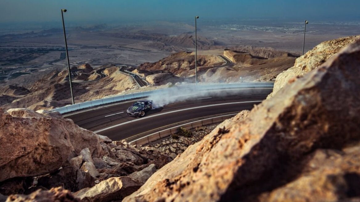 Από τα Εμιράτα στο Ομάν με… το πλάι (video)