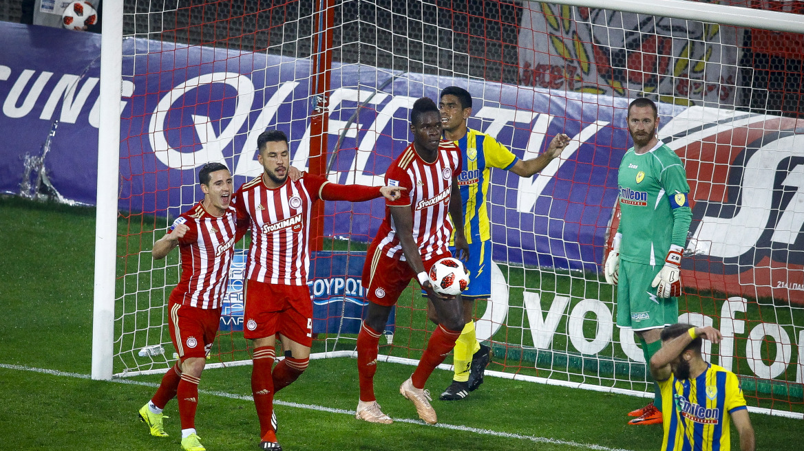 Super League, Ολυμπιακός-Παναιτωλικός 2-1: Πέρασε δεύτερος και το κυνήγι συνεχίζεται