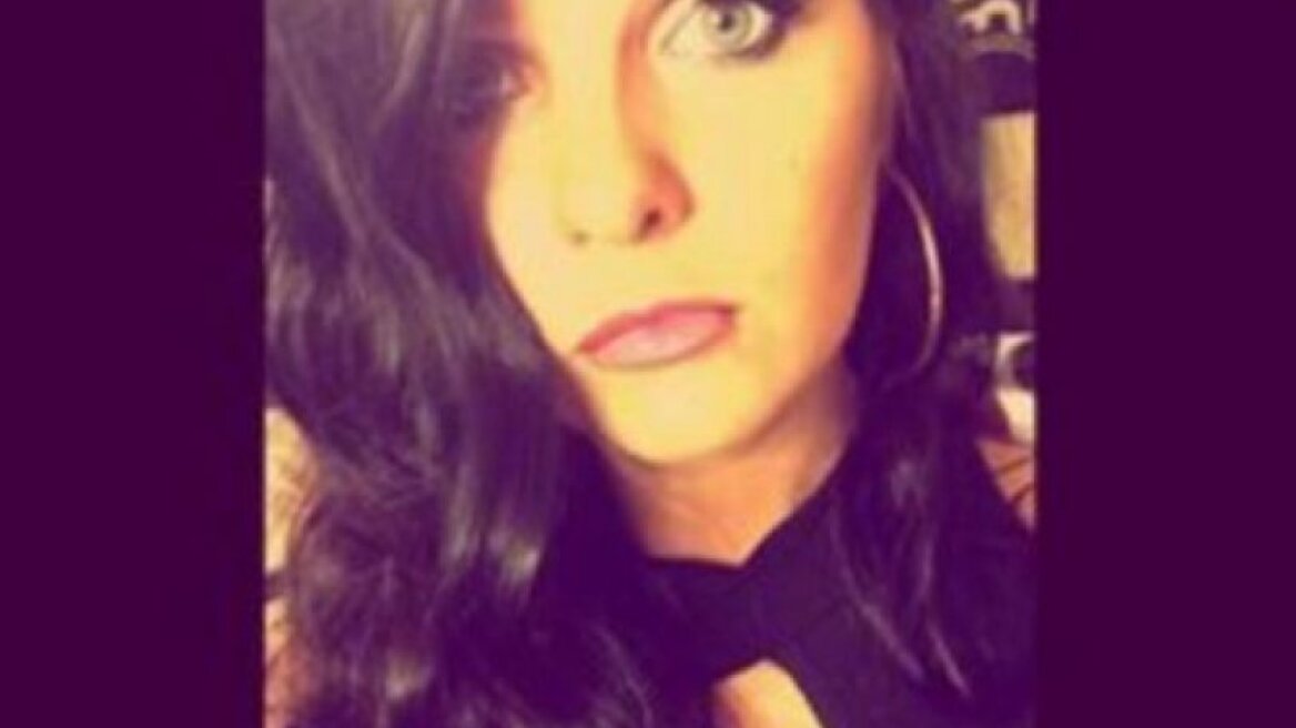 Καθηγήτρια ισπανικών κατηγορείται για αποπλάνηση μαθητή και παραδόθηκε στην αστυνομία