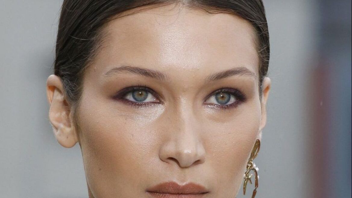 Η Bella Hadid αποκάλυψε τι της έχει κάνει αδερφή της και νιώθει δυστυχισμένη