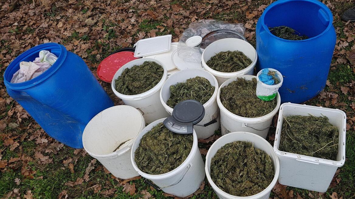 Έκρυβε δέκα κιλά χασίς στις αποθήκες του στην Καρδίτσα