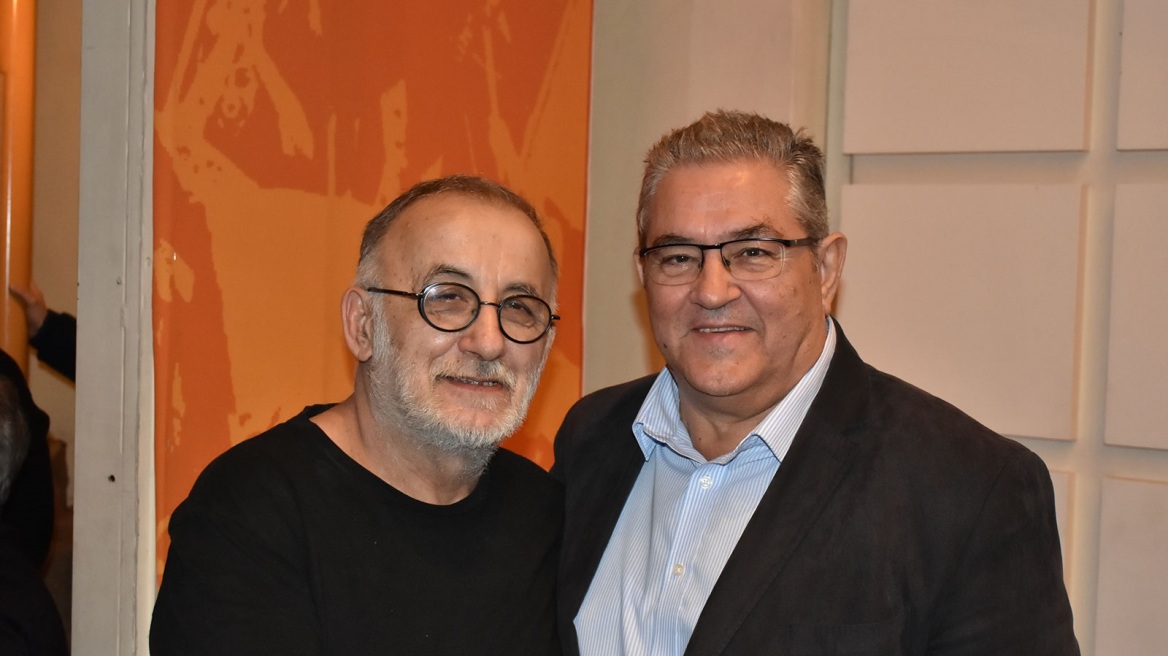To «μαγικό ταξίδι»  του Θάνου Μικρούτσικου στην αίθουσα συνεδρίων του ΚΚΕ