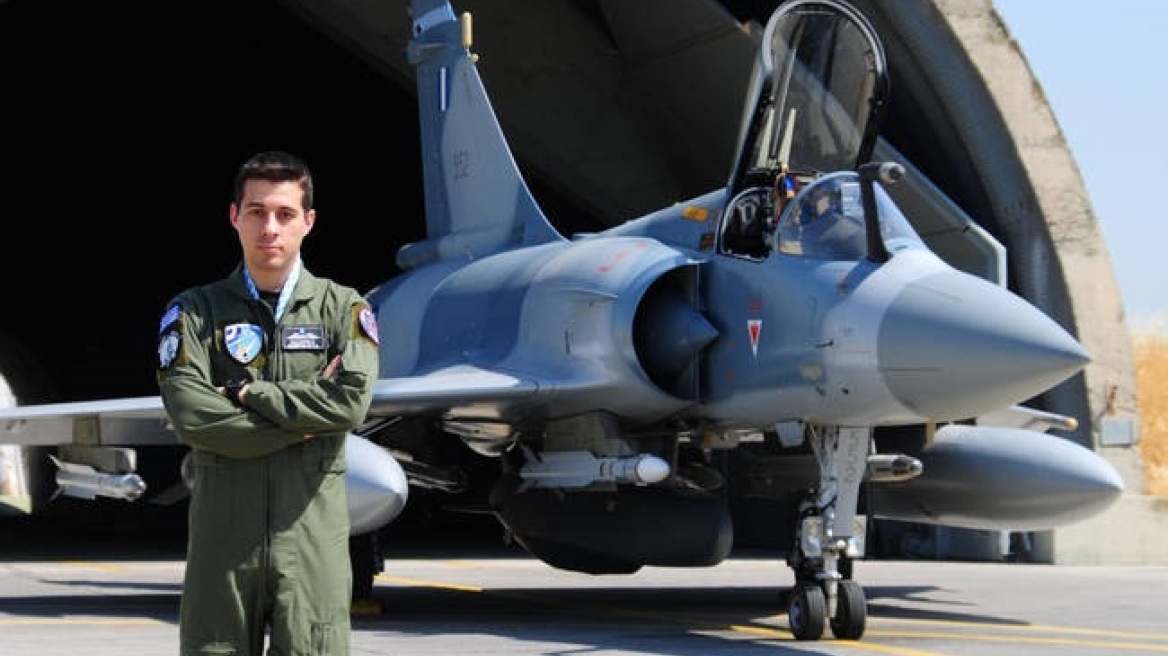Κοσμάς Χάλαρης: Αυτός είναι ο Έλληνας «Best Warrior» πιλότος του ΝΑΤΟ