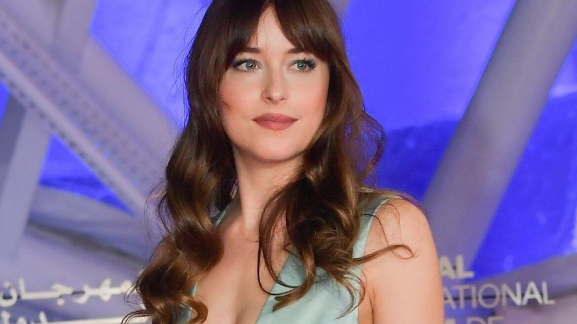 Ετοιμαστείτε να ερωτευτείτε το νέο φόρεμα της Ντακότα Τζόνσον 