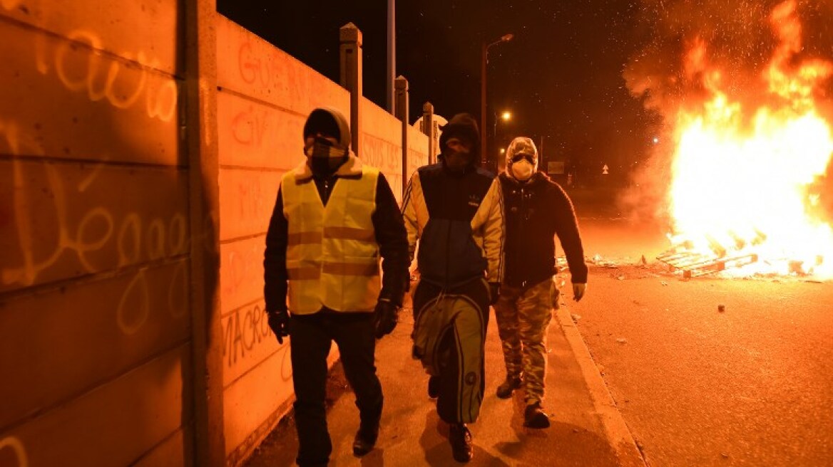 «Κίτρινα Γιλέκα»: «Αστακός» το Παρίσι ενόψει των κινητοποιήσεων του Σαββάτου