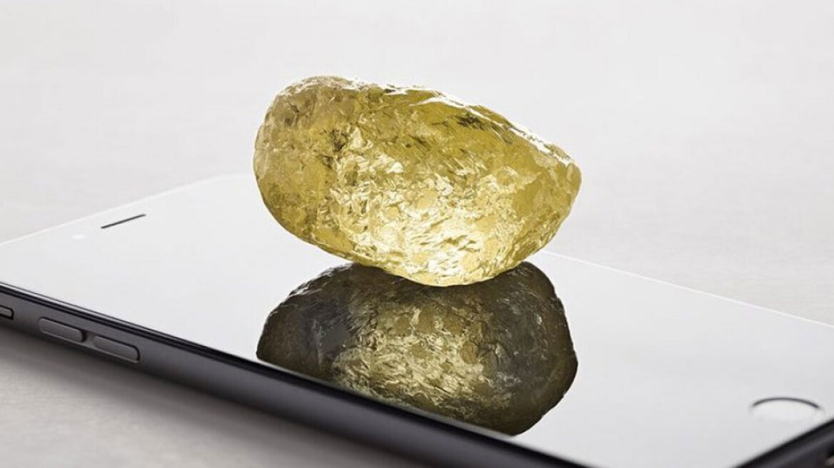 Εντυπωσιακό διαμάντι σε μέγεθος αυγού βρέθηκε στον Καναδά