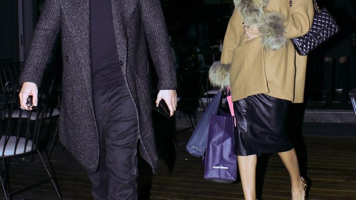 Η τούρτα της Ευαγγελίας Αραβανή είναι γενεθλίων ή γαμήλια; 