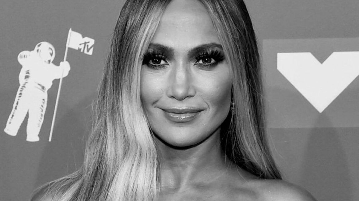 H Τζένιφερ Λόπεζ μόλις φόρεσε το χρώμα του 2019 