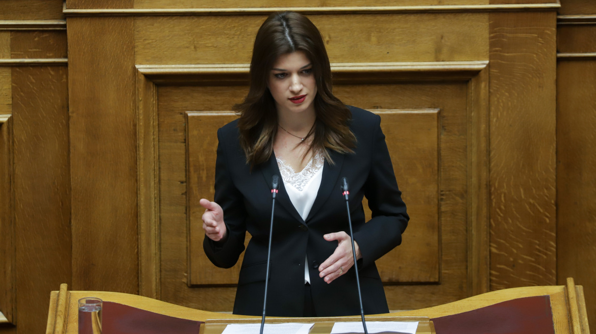 Νοτοπούλου στη Βουλή: Η Θεσσαλονίκη αποκτά Μετρό, να τι έκανε το γραφείο του πρωθυπουργού! 