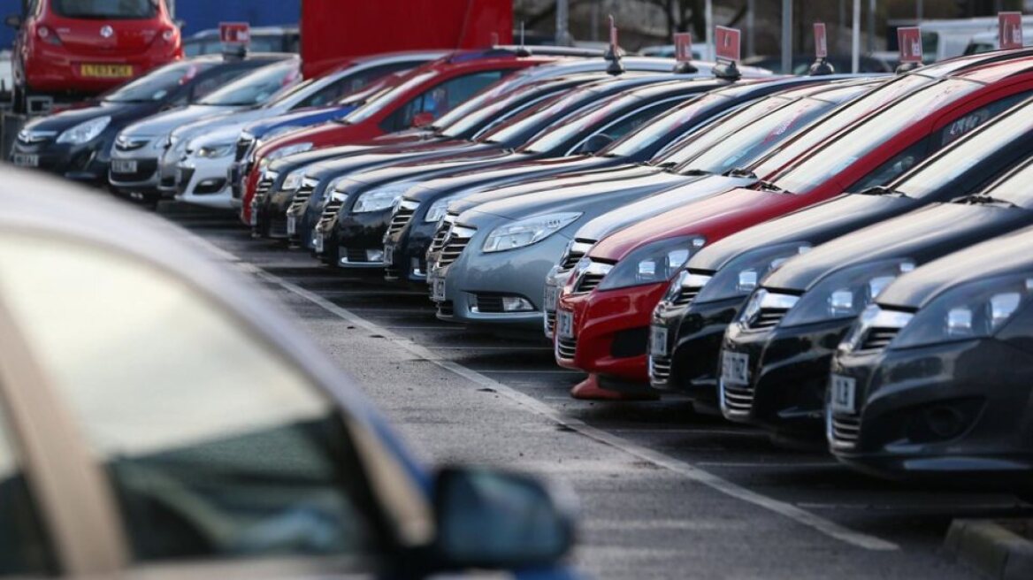 Αποκάλυψη: Πουλάει... σαπάκια σα καινούργια και με γραμμάτια 