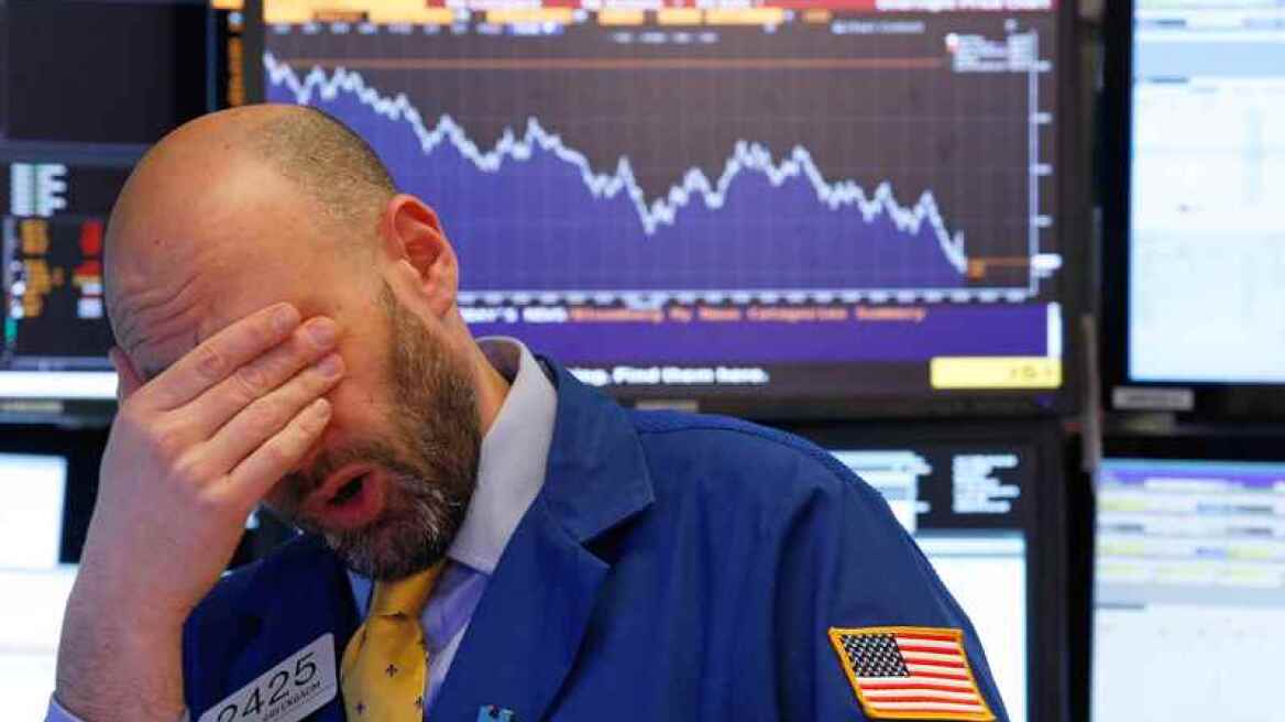 «Έμφραγμα» στη Wall Street: Σε χαμηλό 14 μηνών o Dow