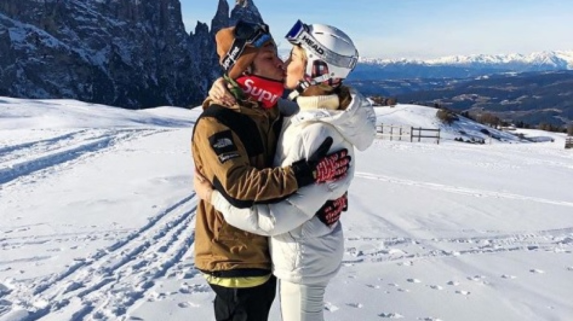H Chiara Ferragni φωτογράφισε τα γυμνά οπίσθια του συζύγου της και μοιάζουν με ροδάκινο