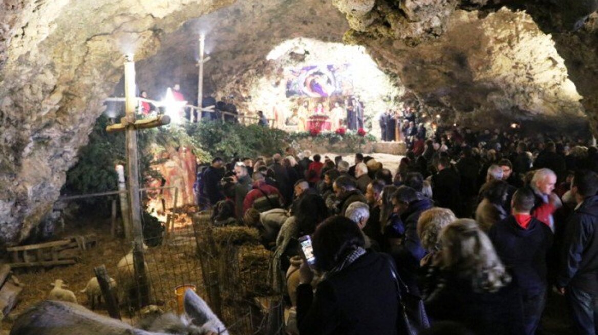 «Χριστός ετέχθη» στο σπήλαιο της Μαραθοκεφάλας στα Χανιά 