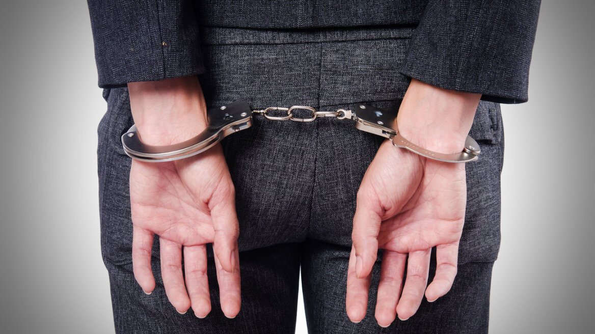 Μεσολόγγι: Απασχόλησε τον φίλο της και τον ξάφρισε!